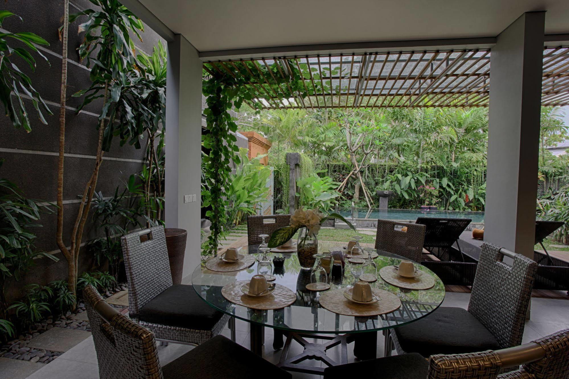 Villa The Poh Jimbaran Esterno foto