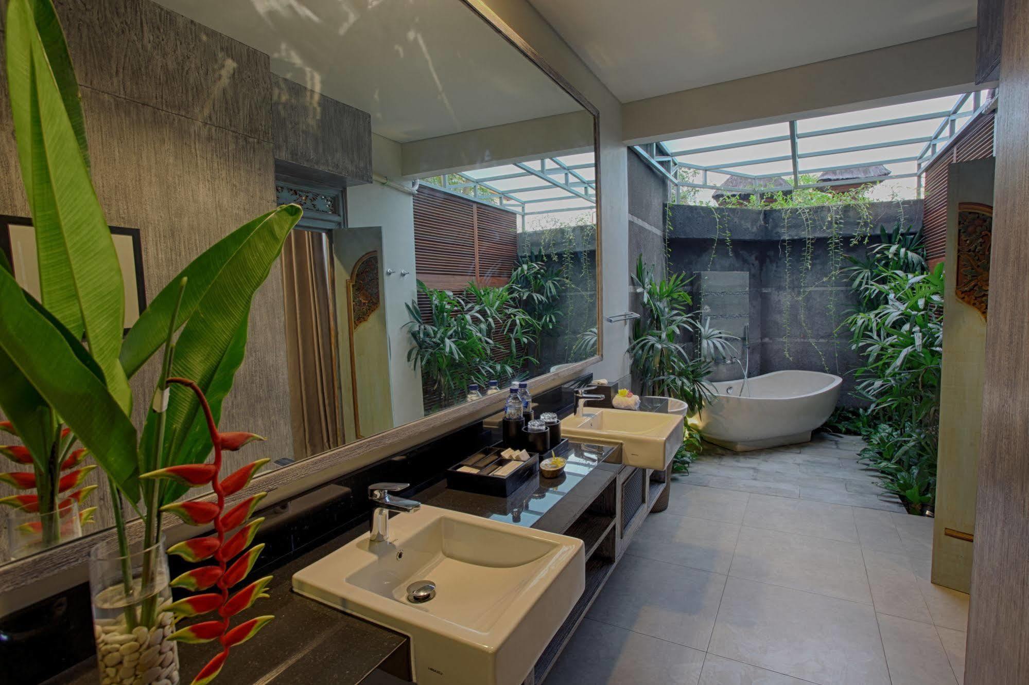 Villa The Poh Jimbaran Esterno foto